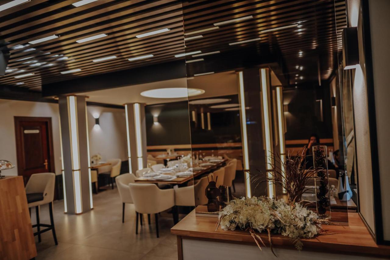 Pensiune Restaurant Capra Neagra Moisei Luaran gambar